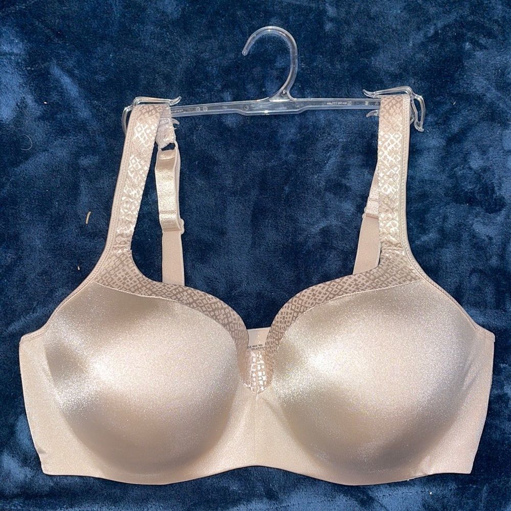 Playtex Bra Underwire size 42 D. Never worn.